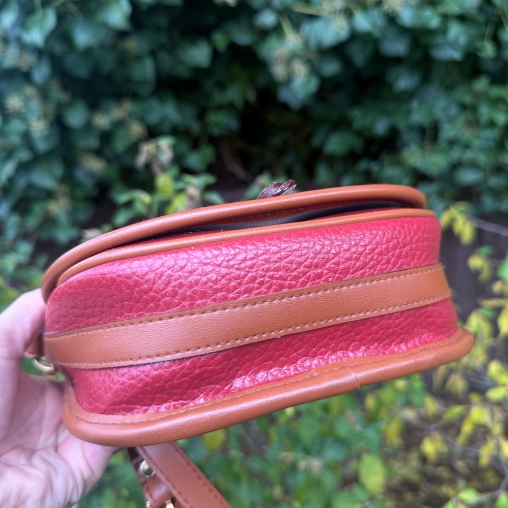 Dooney & Bourke Vintage Tack Bag Leather Red Tan Crossbody Pre Tag - Picture 4 of 9